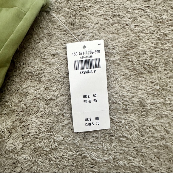 A&F Traveler Romper Light Green - Picture 3 of 5